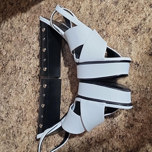 Versace Medusa Studded White Leather Platform Sandals - Picture 9 of 17